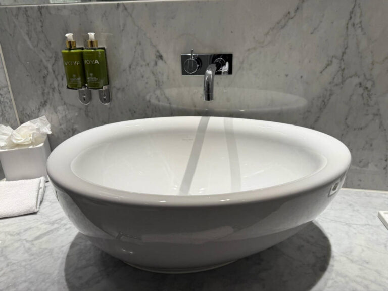 The sinks are practically the size of bathtubs!
