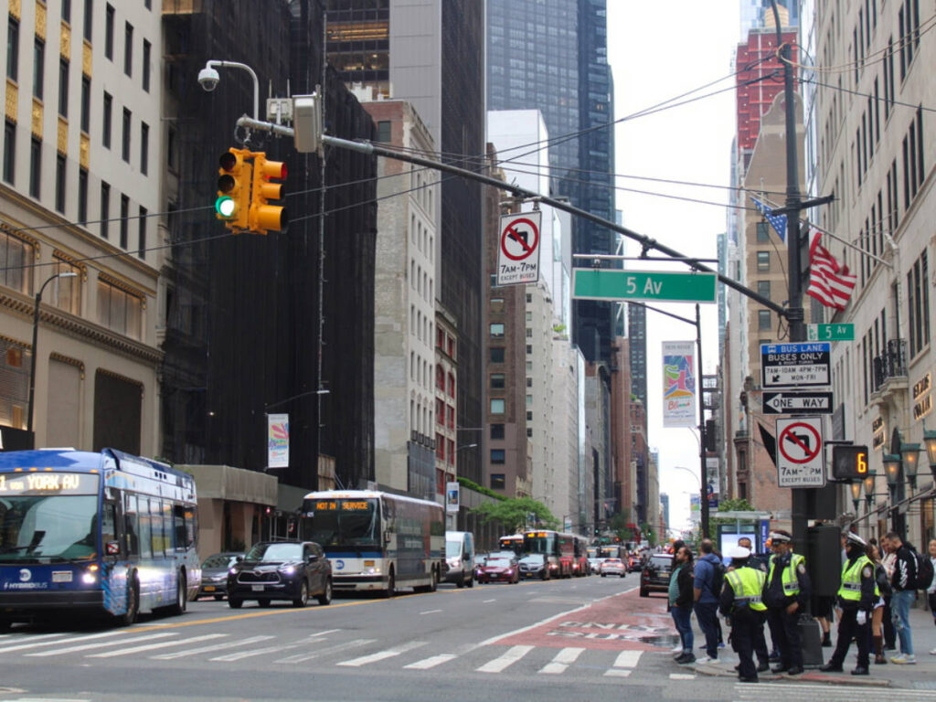 Street scene on 5th Avenue in Manhattan