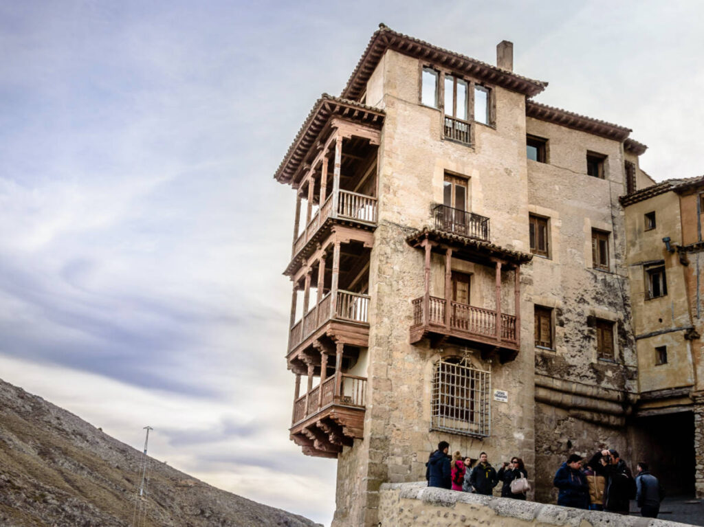 Exterior view of the Museum of Spanish Abstract Art Cuenca from the low perspective