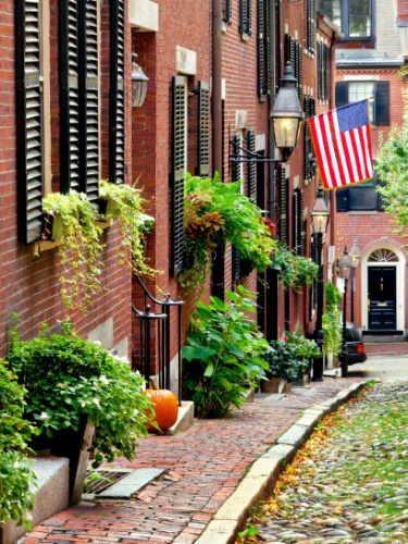 View at the Acorn Street in Beacon Hill