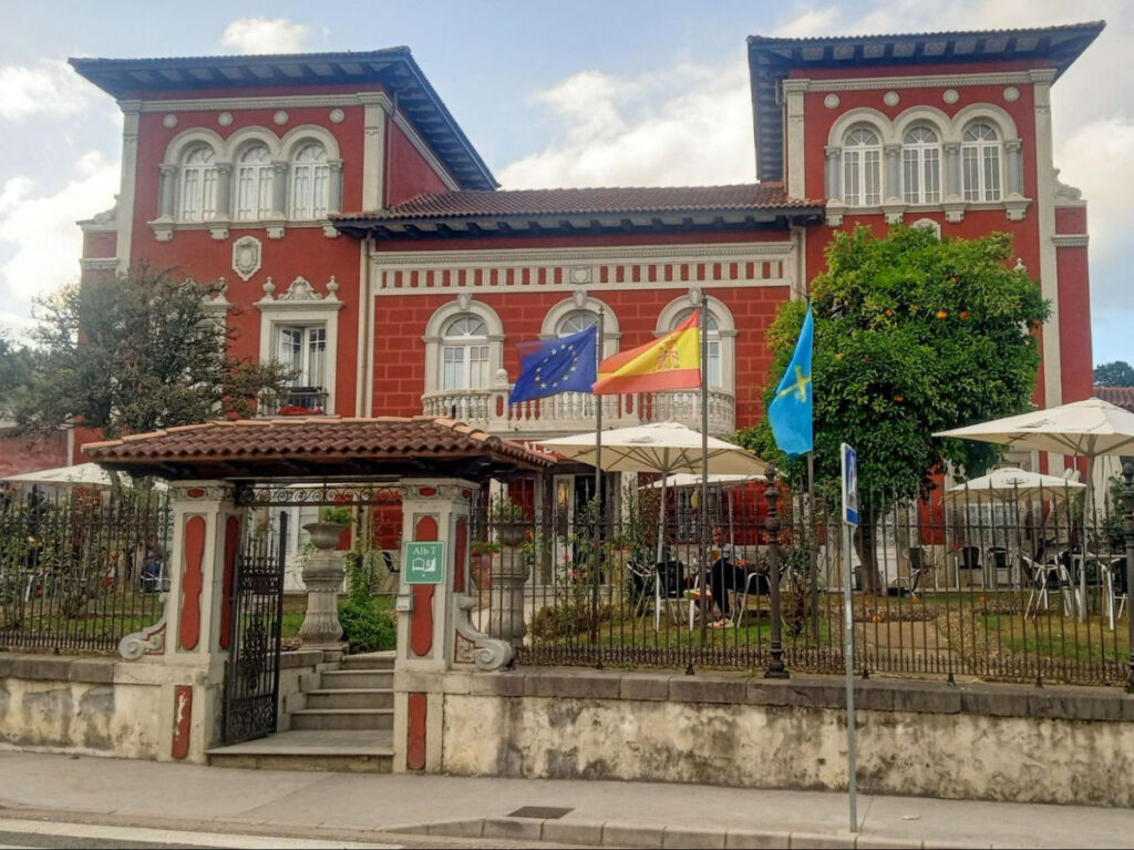 Outside view of Albergue La Quintana