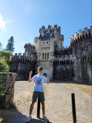 Alex Brotherton posing for a photo in Gatika, Basque Country, Spain