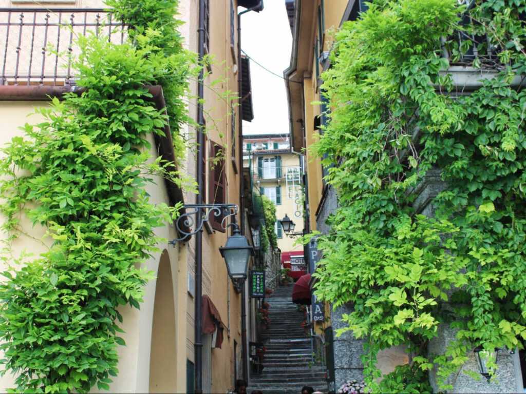 View at the entrance in an alleyway of Bellagio