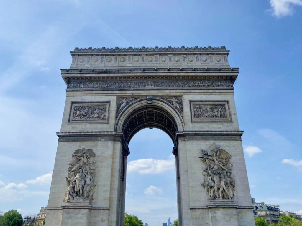 View of the Arc de Triomphe monument