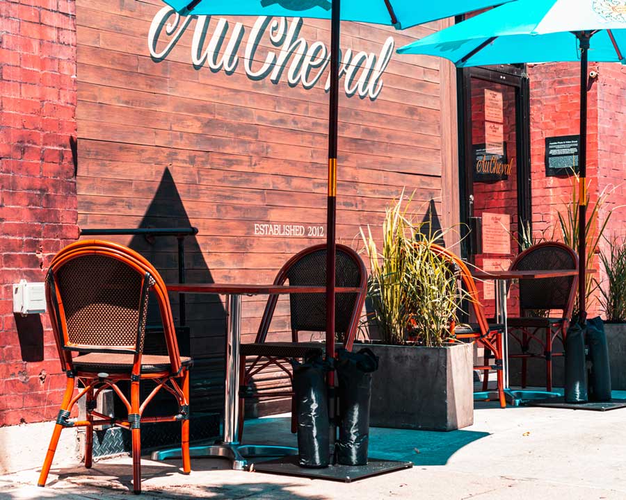 An outdoor dining area in Au Cheval