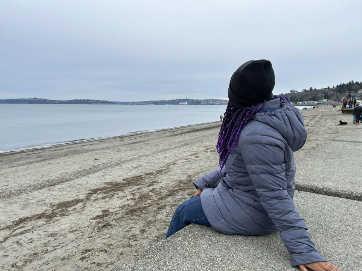 Author Chelsea relaxing at Alki Beach in West Seattle