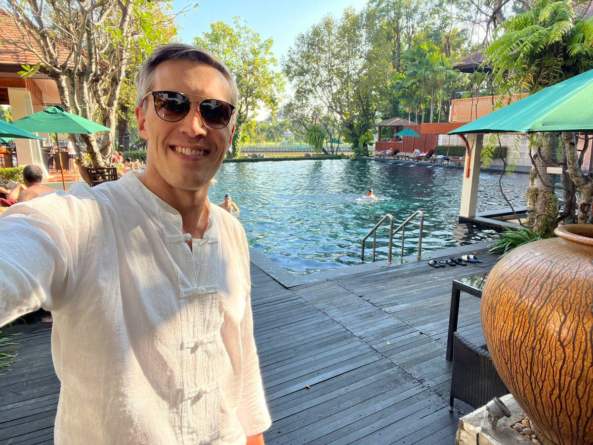 Author Nate takes a selfie at RatiLanna Riverside’s pool