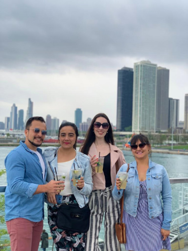 Author Niamh and her friends enjoying some drinks at Navy Pier
