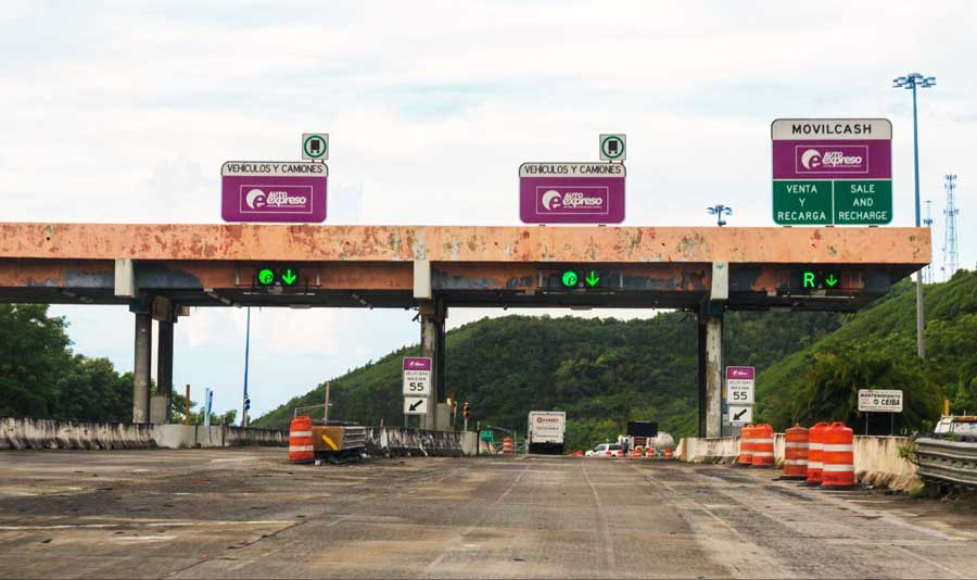 View of vehicles passing through the Puerto Rico's electronic toll system