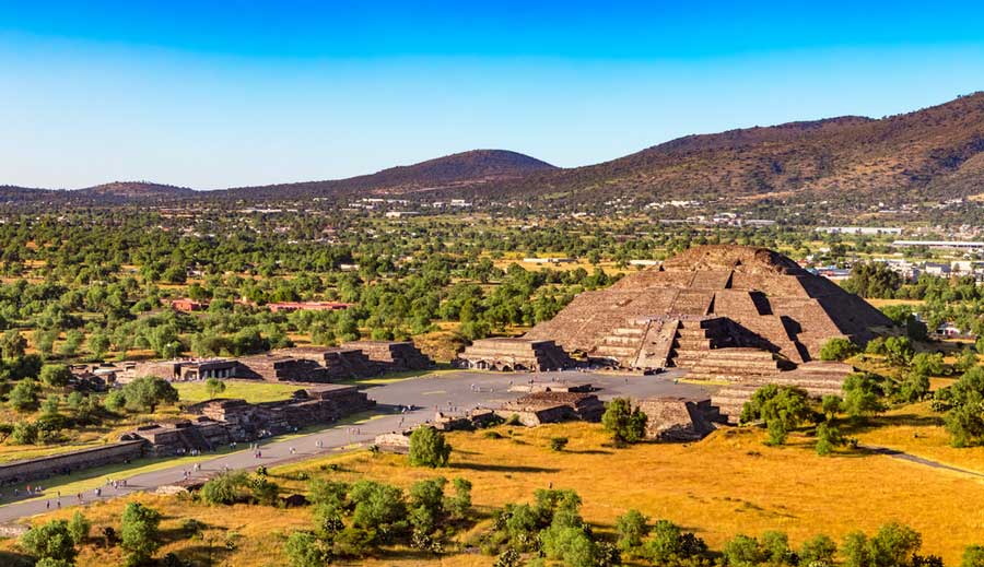 Overlooking view of the Avenue of the Dead