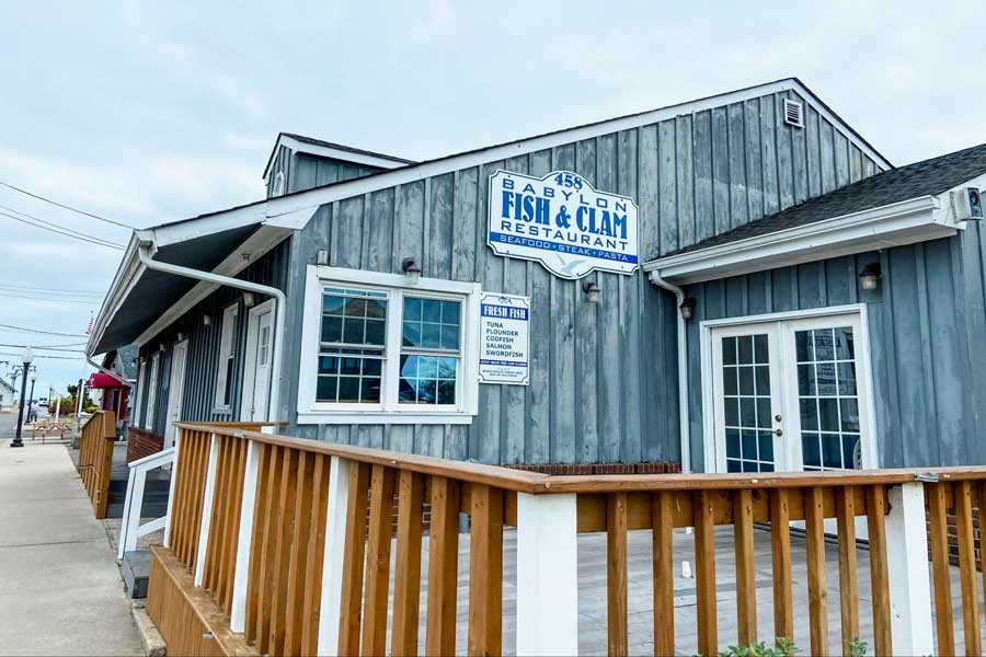 The Babylon Fish and Clam restaurant from the outside