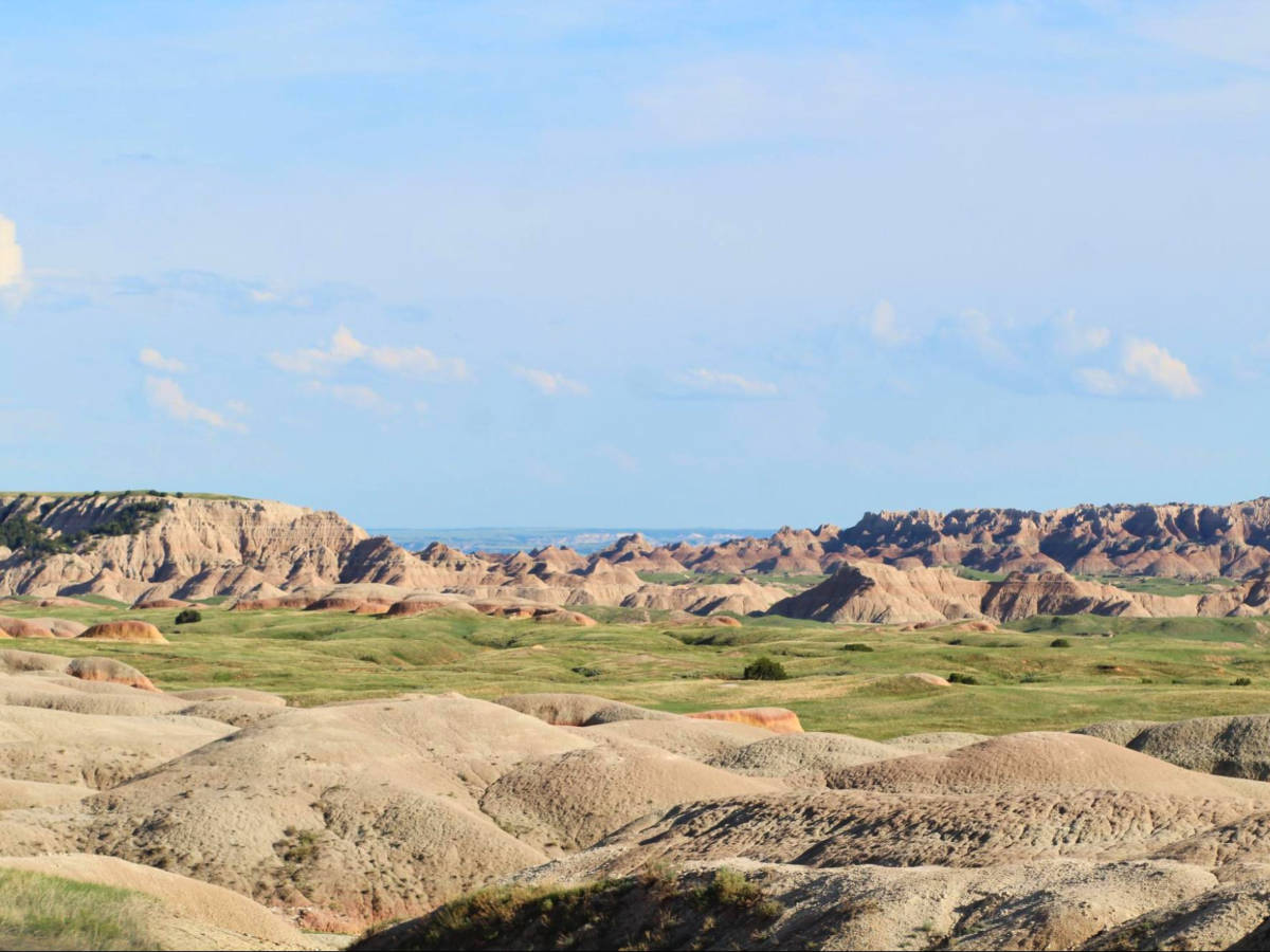 View of the mountain ranges at the Badlands National Park