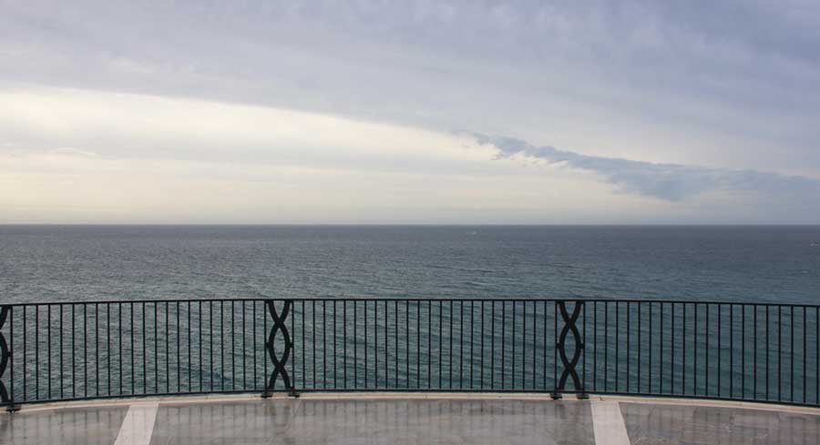 View of the ocean at the Balcony of Europe