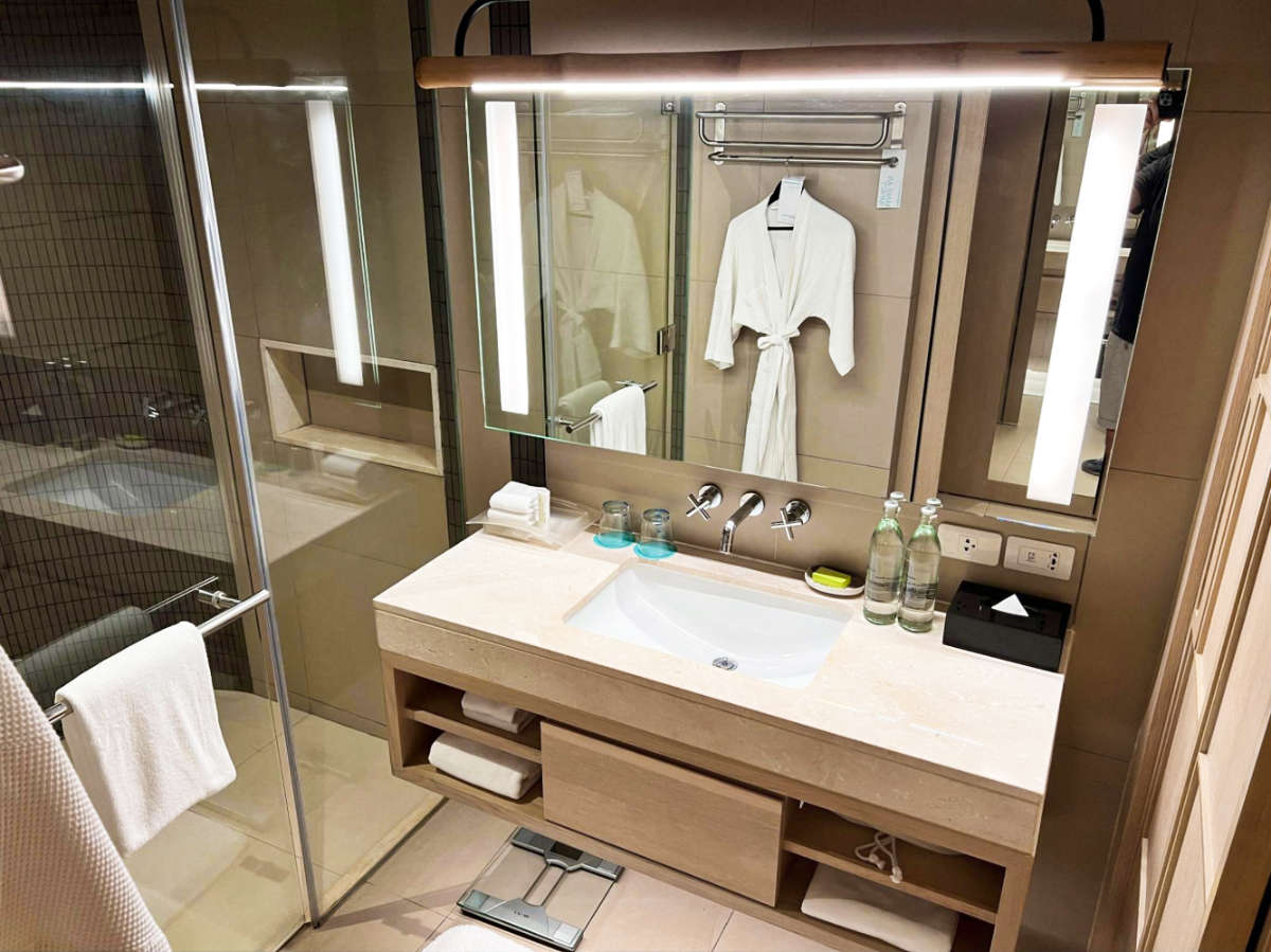 View of the interior of the bathroom of Le Méridien Phuket Mai Khao