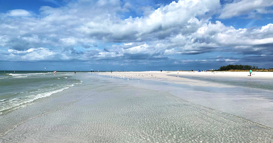 View of a beach in Florida and the clear blue sky