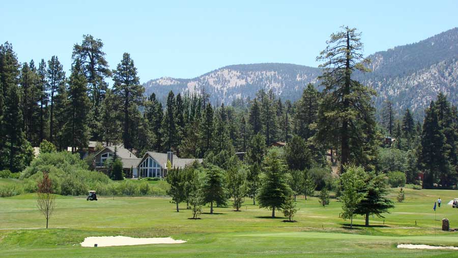 View from the Bear Mountain Golf Course under the clear blue sky