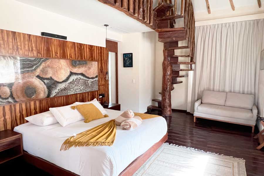 A bed inside a room in Casa Teka