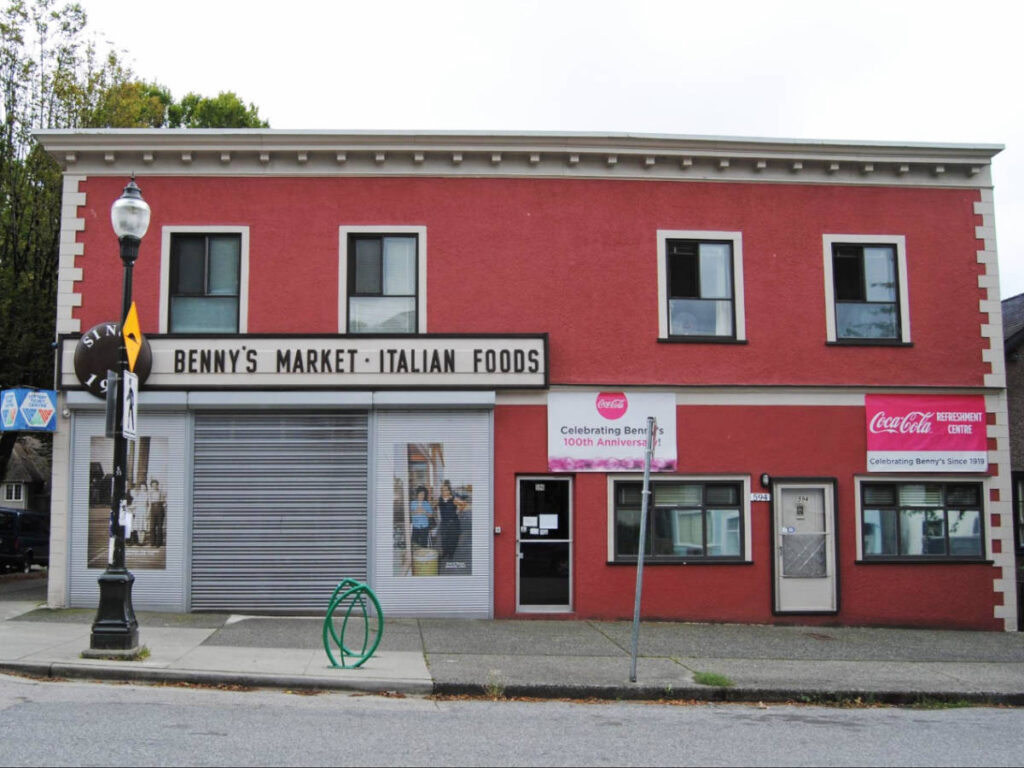 View of the Benny’s Market from the outside