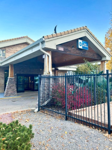 Exterior view of the Best Western Denver Southwest in Academy Park