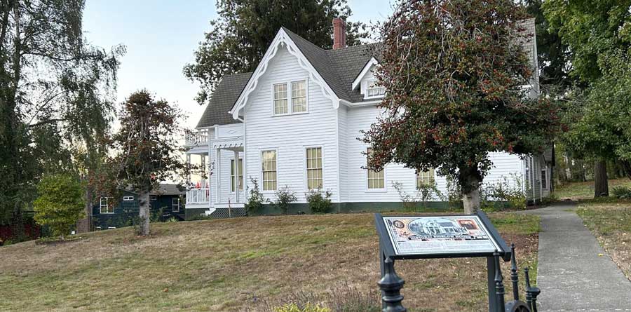 The Bigelow House Museum from the outside
