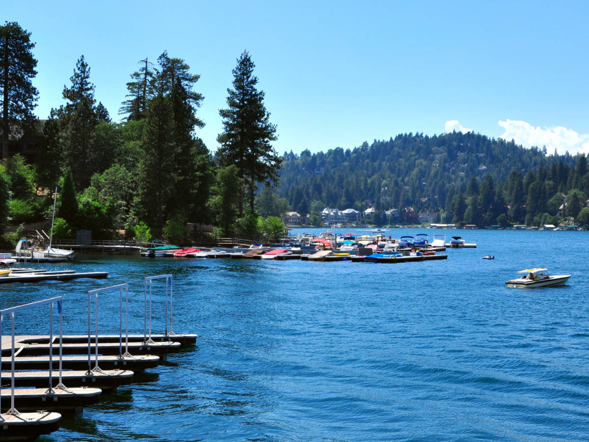 Boats on the water for boating activities in Big Bear Lake