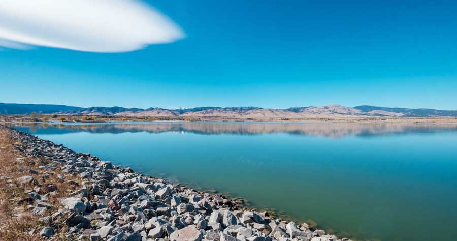 View of the blue water and the clear blue sky over it in Boulder Reservoir