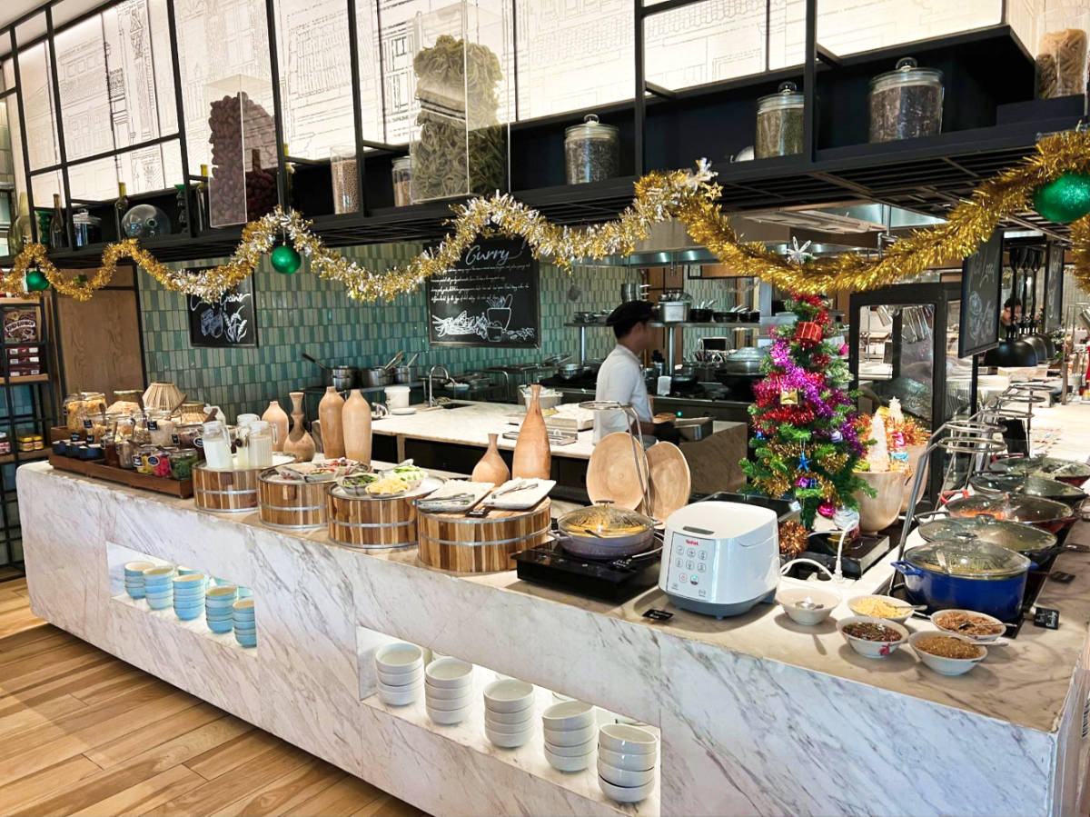 The breakfast buffet area at Courtyard Phuket Town