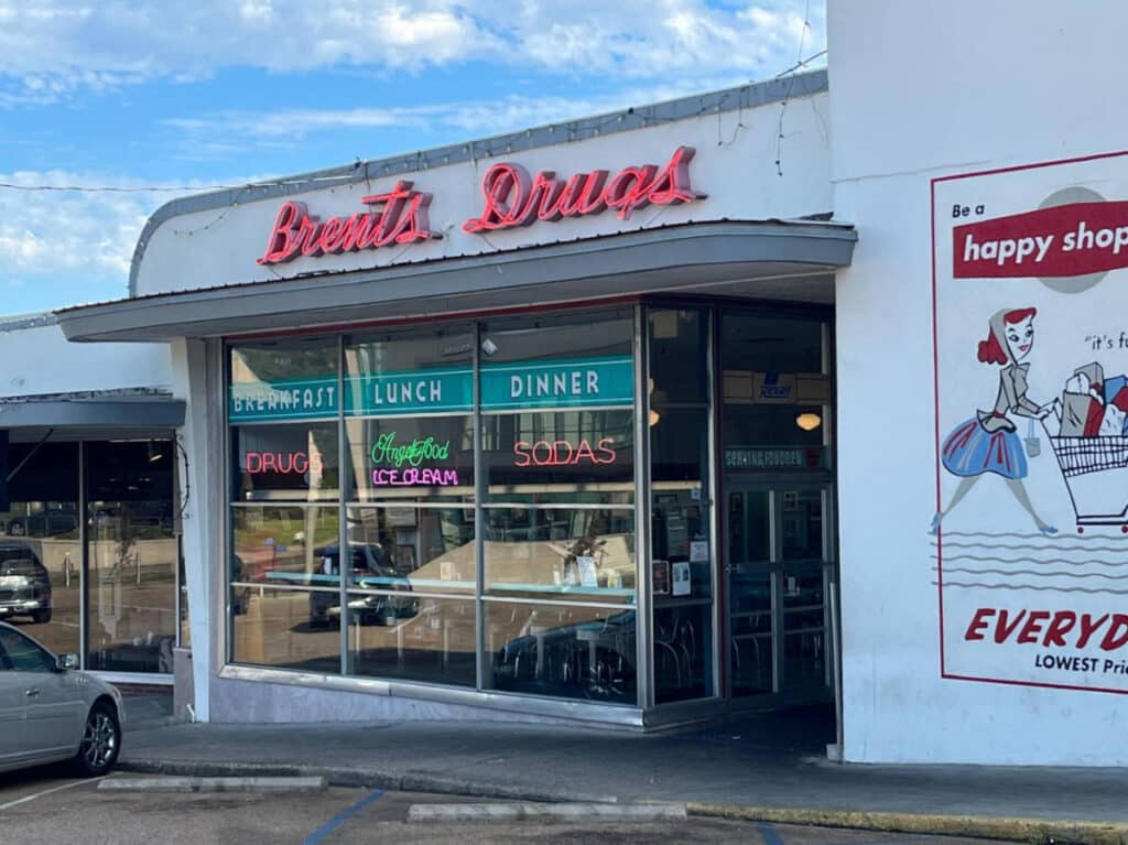 View of Brent’s Drugs from the outside