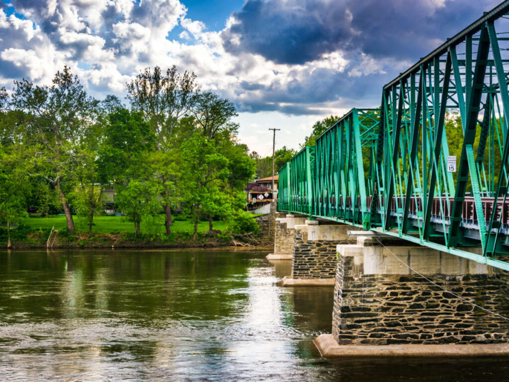 A green bridge over the Delaware River
