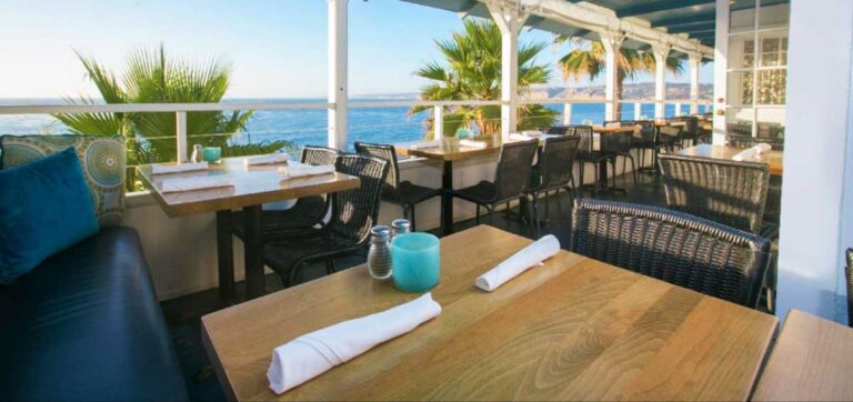 Ocean front view while eating in Brockton Villa