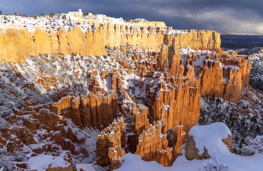 Overlooking view at the Bryce Canyon National Park during winter season