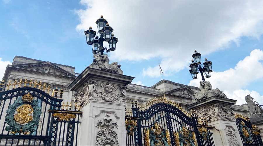 View of the golden gate in Buckingham Palace