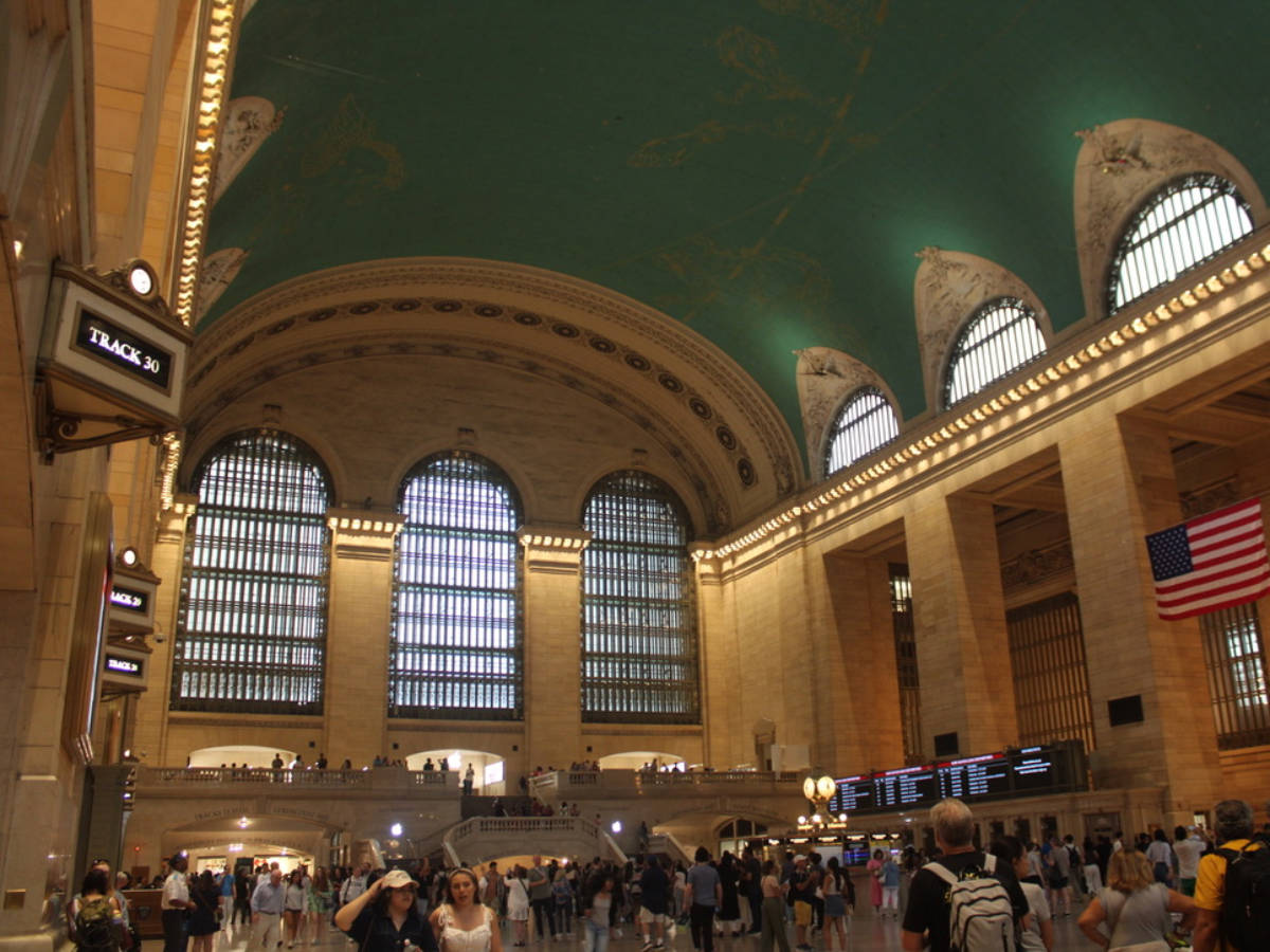 View from the inside of the Grand Central Station in New York City