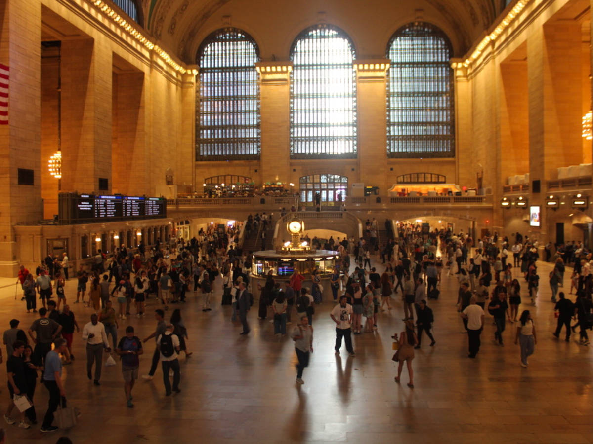 View of people inside the Grand Central Station in New York