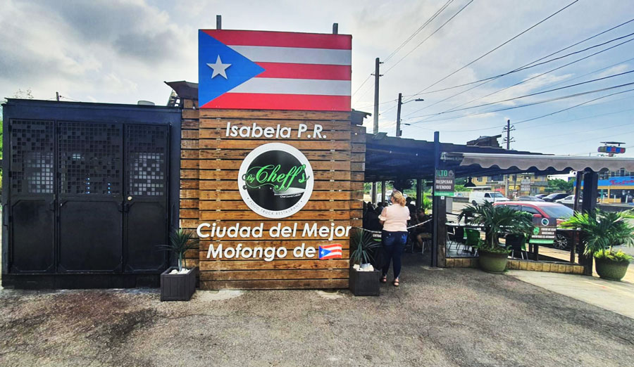 View of the By Cheff's sign in Isabela