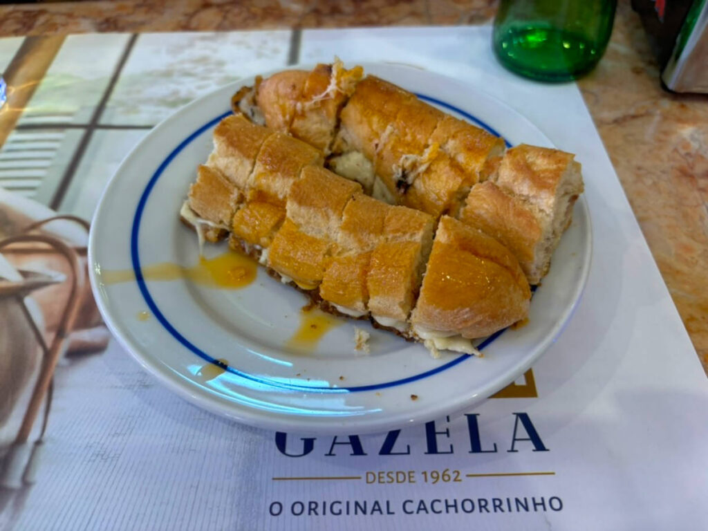 A plate of Cachorrinho from Gazela