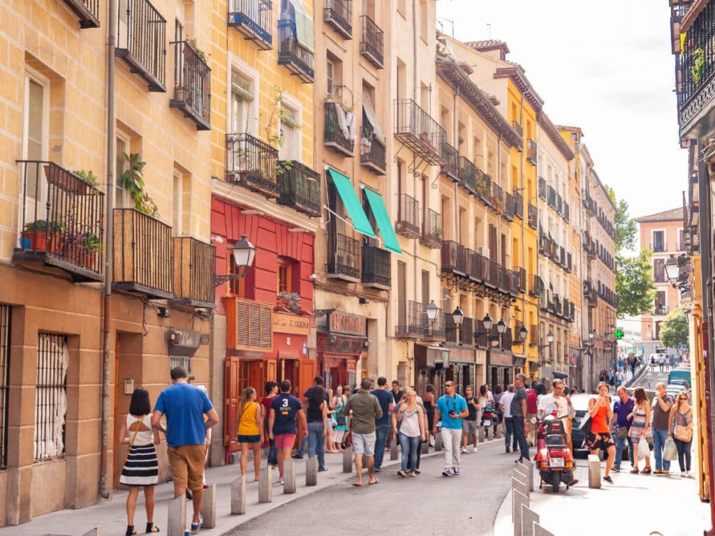People wandering at the Calle de la Cava Baja