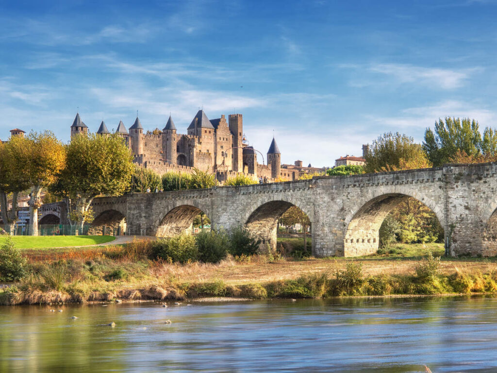 View of the Le Pont Vieux bridge in Carcassonne