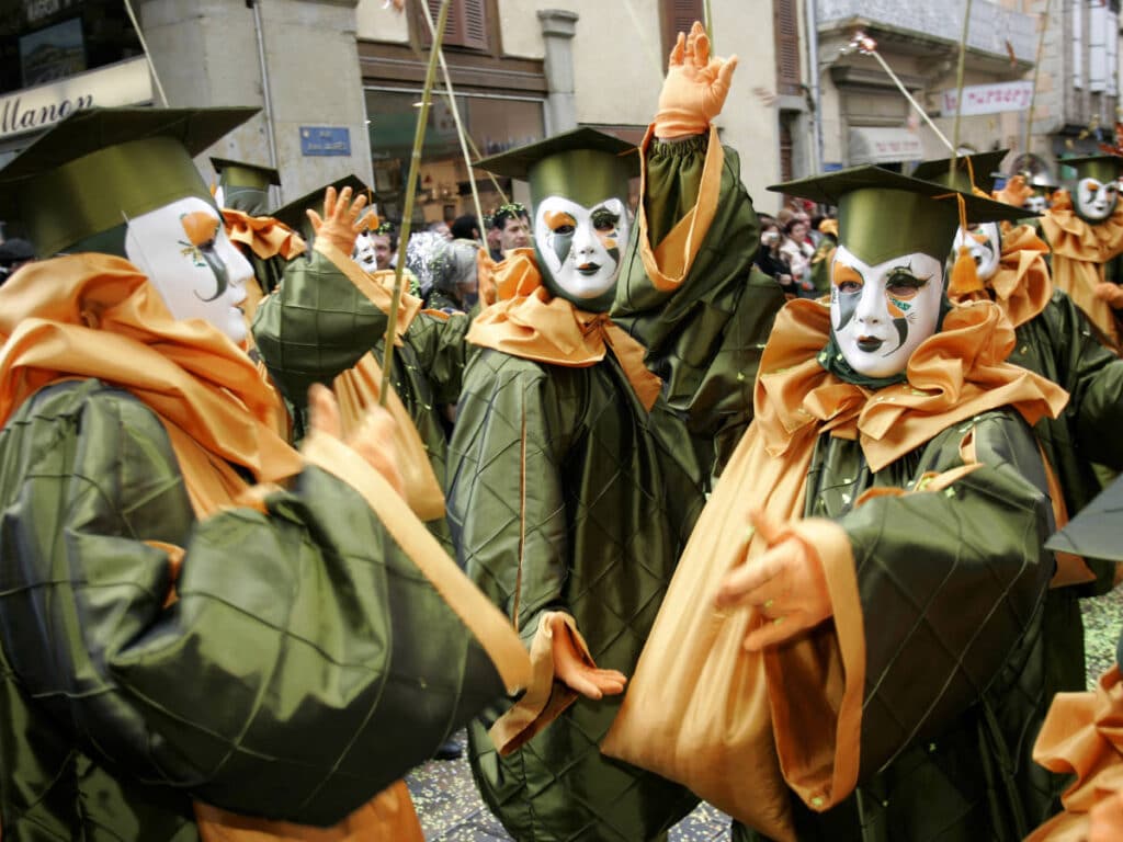 People wearing the traditional costumes during the Carcassonne Festival