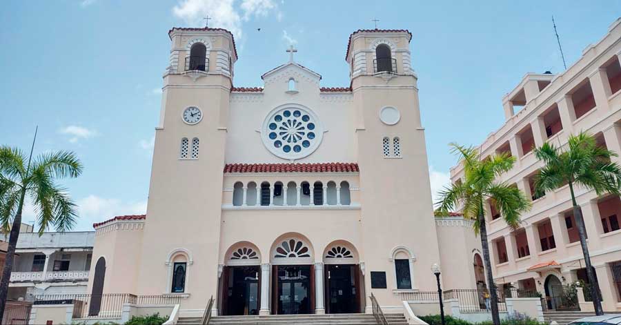 The Catedral Dulce Nombre de Jesus under the clear blue sky in Caguas