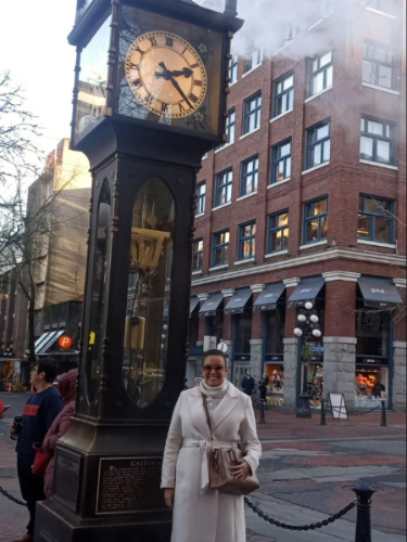 The author Catherine with the steam clock at Gastown