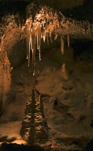 View of rock formations inside Cave of the Winds Colorado