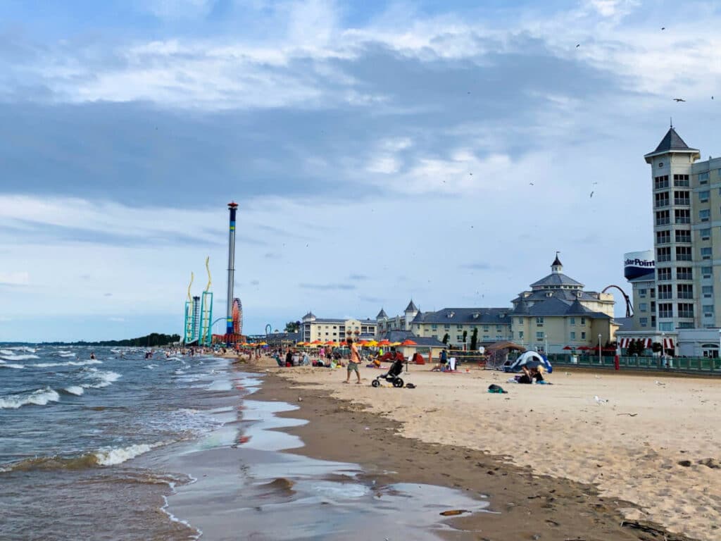 View of the crowd at the Cedar Point Amusement Park and Hotel Breakers