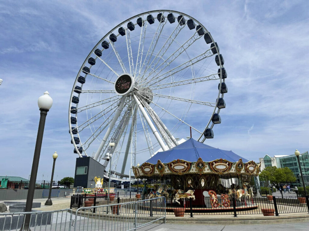 View of the Centennial Wheel in Navy Pier