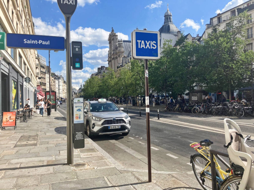 A taxi stand signage in Central Paris