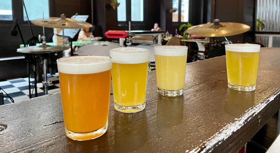 Glasses of beers at the Cervercería del Callejón