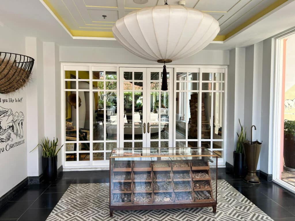 View at the entrance of the Chanterelle - Spa by JW