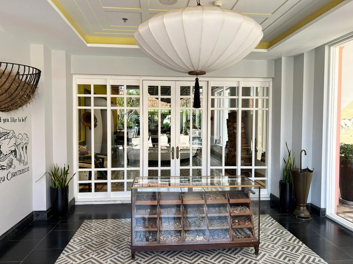 View at the entrance of the Chanterelle - Spa by JW