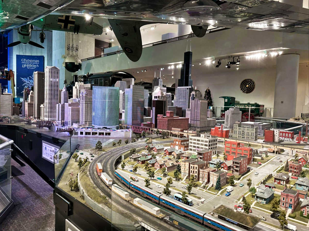A mini Chicago diorama at the exhibit in MSI