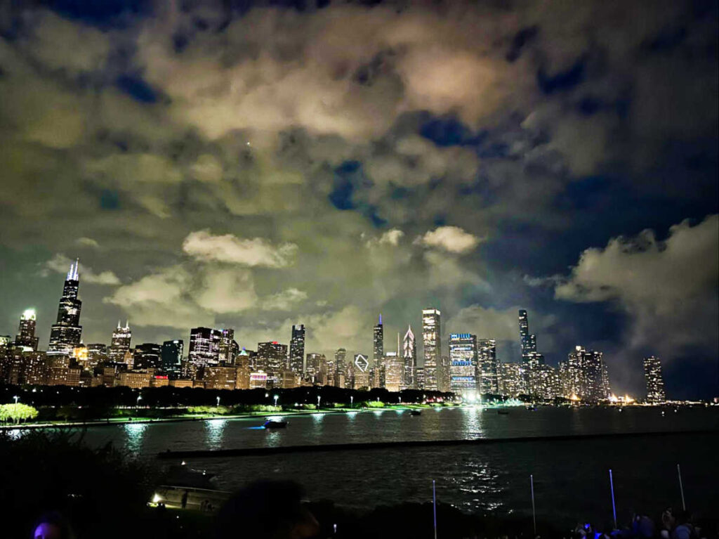 Panoramic view of the city skyline of Chicago at night